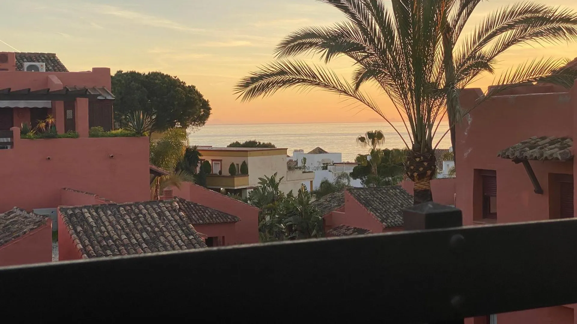 Havsutsikt - Penthouse 200 M Fran Stranden - Elviria Marbella Apartment